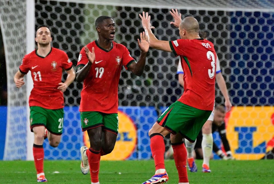 葡萄牙球队实现逆转,晋级淘汰赛 葡萄牙球队实现逆转,晋级淘汰赛