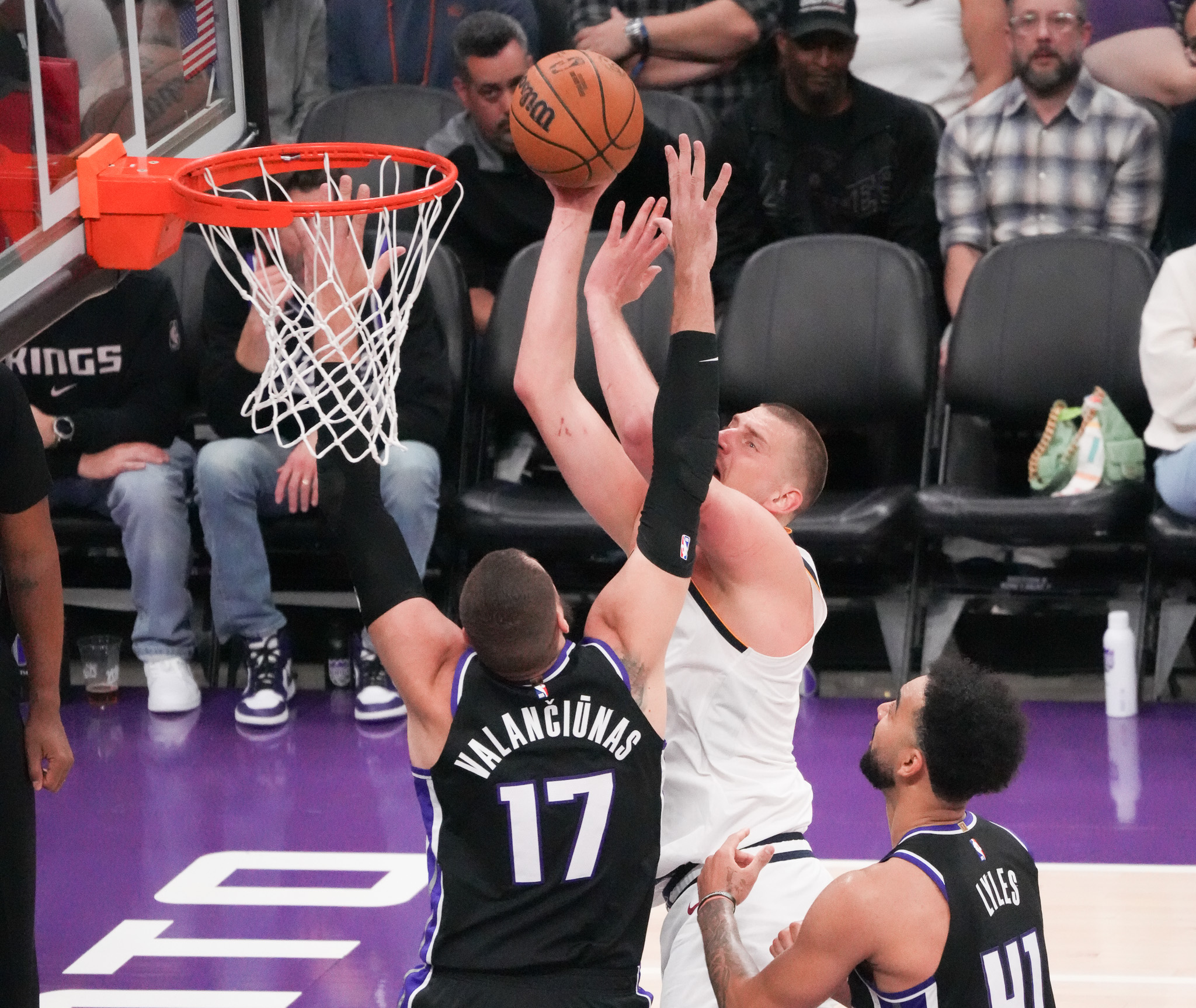 开云体育在线-开拓者大胜掘金，成功进入季后赛