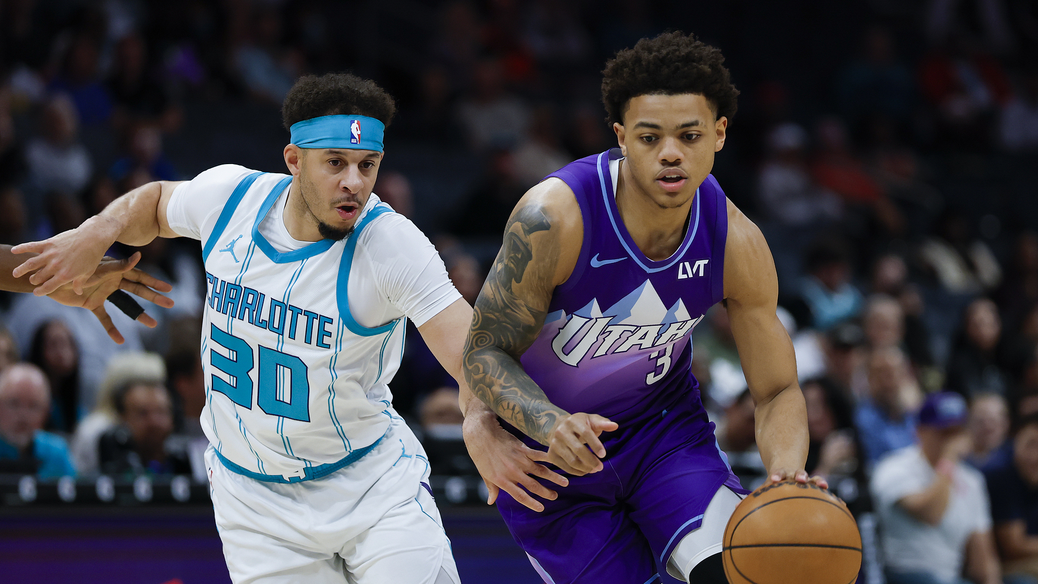 横扫东部客场之旅，爵士再胜黄蜂的简单介绍