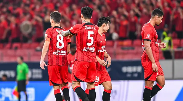 开云体育官网-泰超劲旅主场逆袭，成功晋级淘汰赛