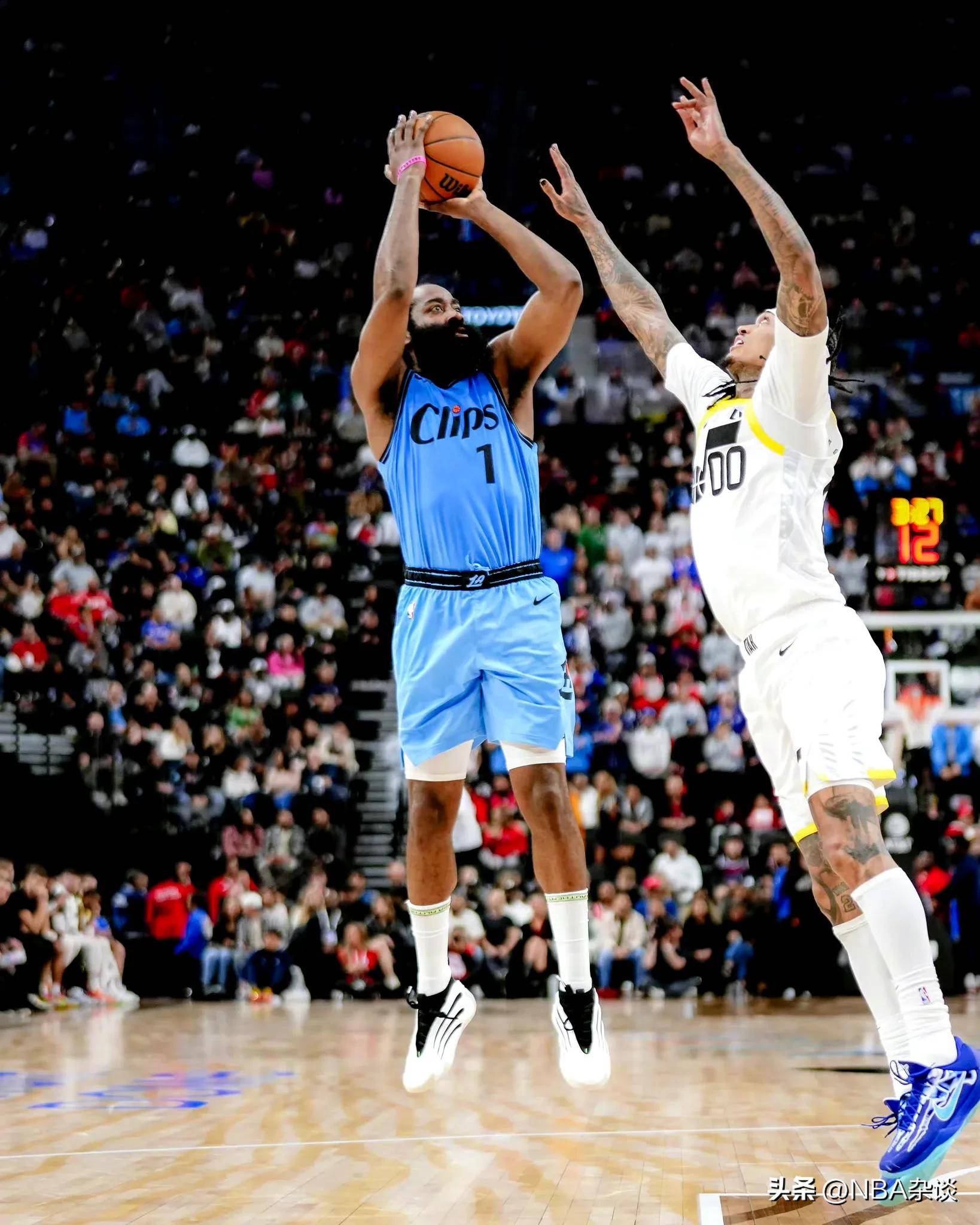 包含爵士队主场力争击败快船队，晋级次轮的词条