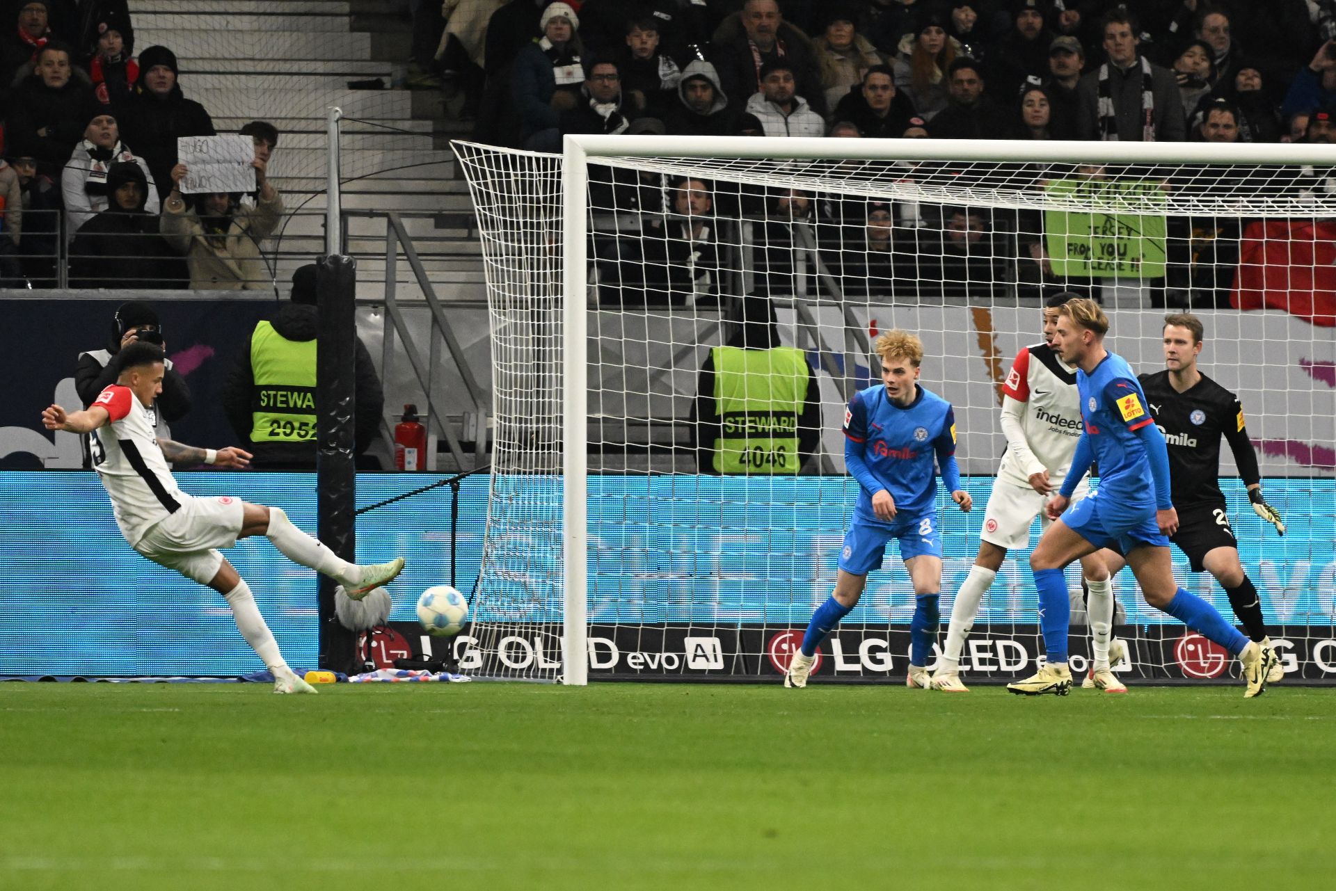 法兰克福主场再陷失利,保级形势恶化的简单介绍 法兰克福主场再陷失利,保级形势恶化的简单介绍