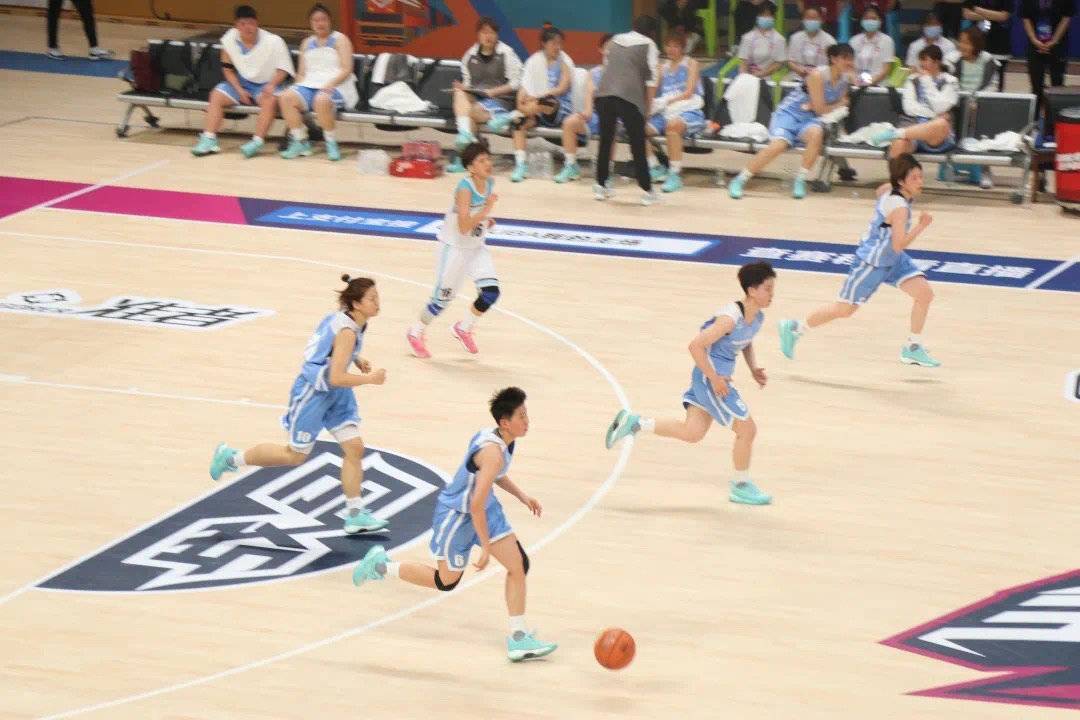 开云体育在线-战队间紧张对决的篮球赛事全程报道！