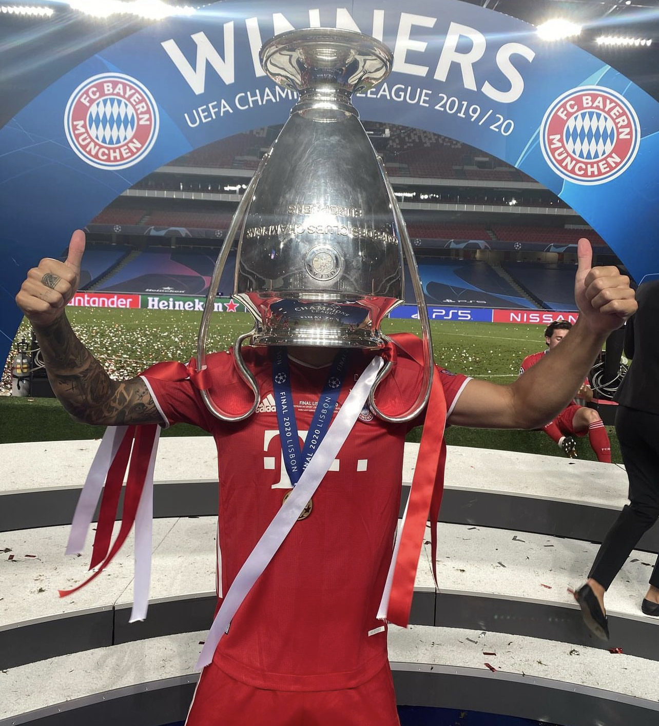 开云体育官网-南美洲球员备战国内比赛，迎接新挑战