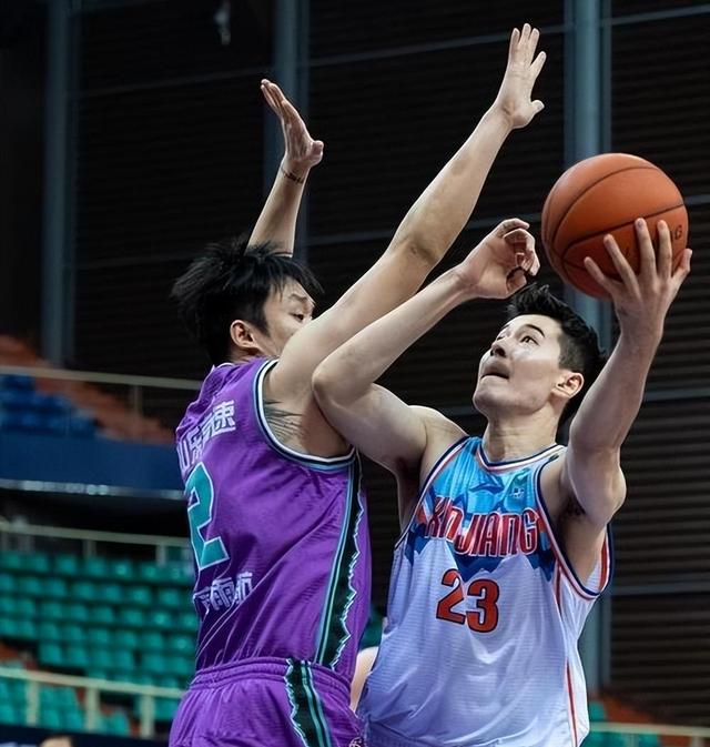 关于新疆男篮实力强大,准备冲刺比赛的信息 关于新疆男篮实力强大,准备冲刺比赛的信息