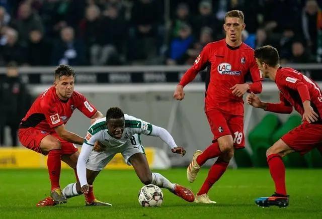 关于门兴格拉德巴赫客场战平勒沃库森,难分胜负的信息 关于门兴格拉德巴赫客场战平勒沃库森,难分胜负的信息