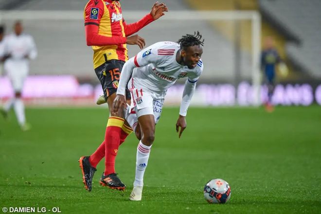 包含里昂客场爆冷输给朗斯,遭遇低谷的词条 包含里昂客场爆冷输给朗斯,遭遇低谷的词条