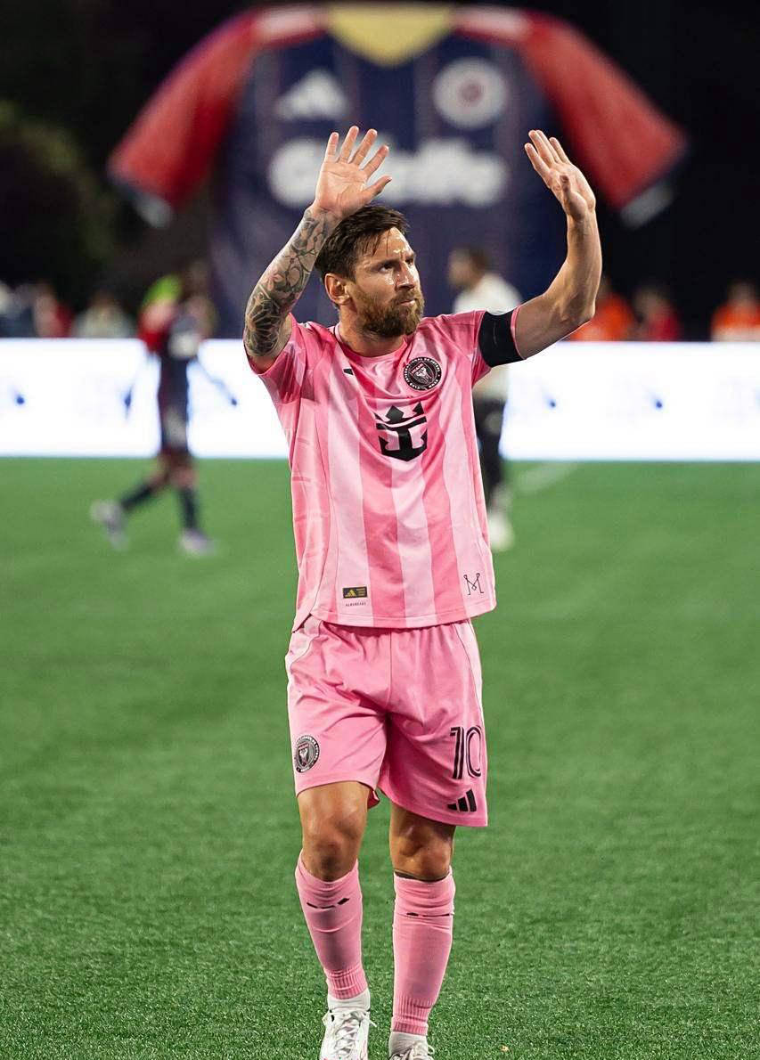 开云体育平台APP-关于巴塞罗那客场作战，梅西双响斩落马拉加的信息