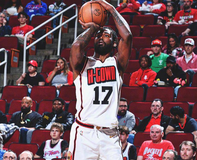 包含西班牙队在关键时刻逆转胜利，领先积分榜的词条