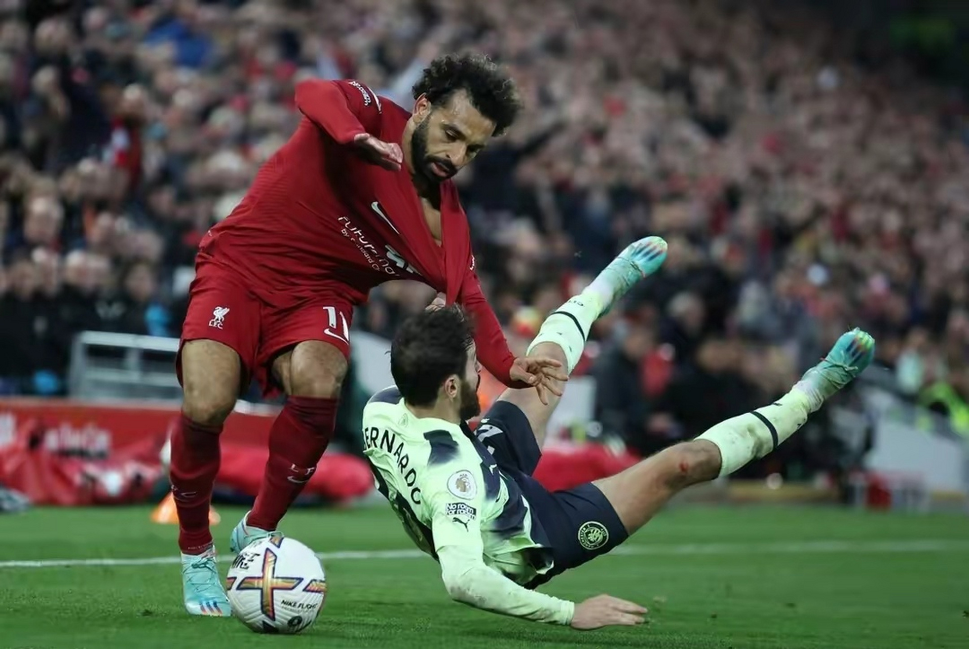 开云APP-英超焦点战：利物浦vs利物浦，登顶引发表现神勇的简单介绍