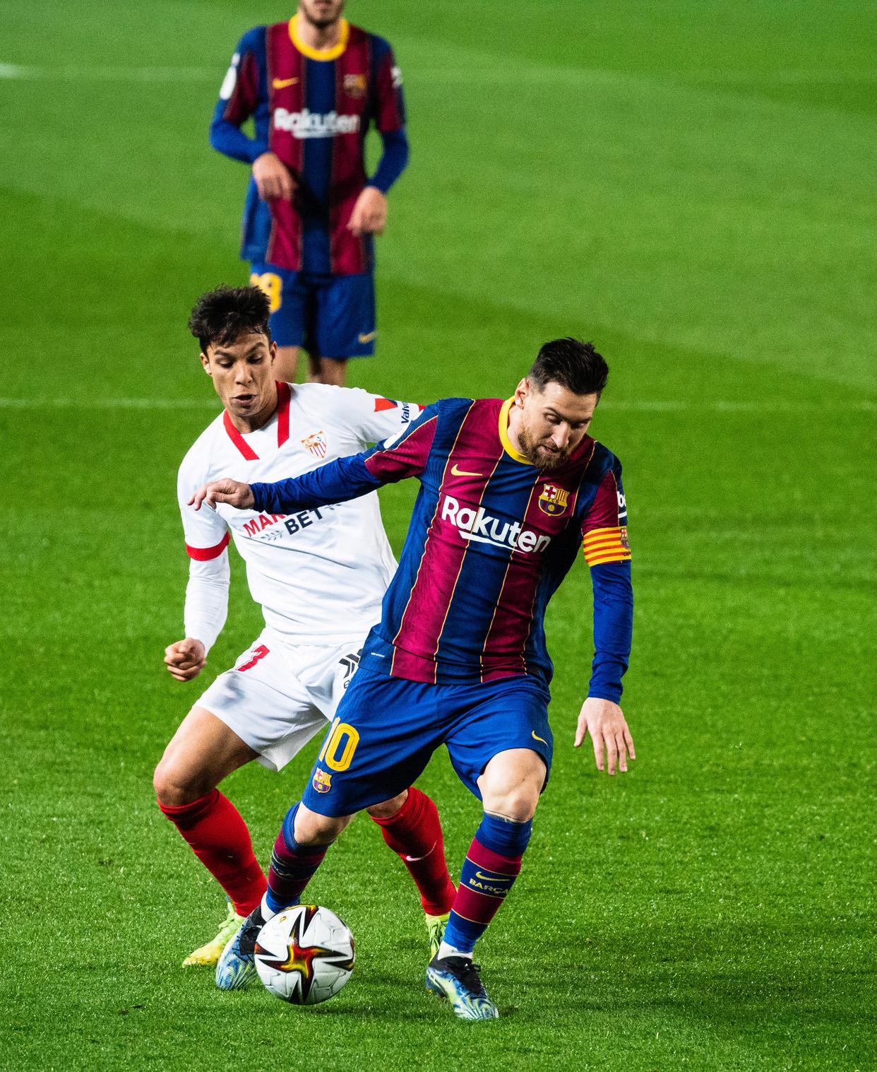 包含足球极致对决，巨星们集结争霸的词条