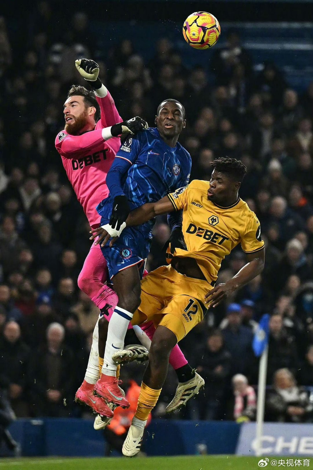 切尔西客场击败对手,斩获重要三分 切尔西客场击败对手,斩获重要三分