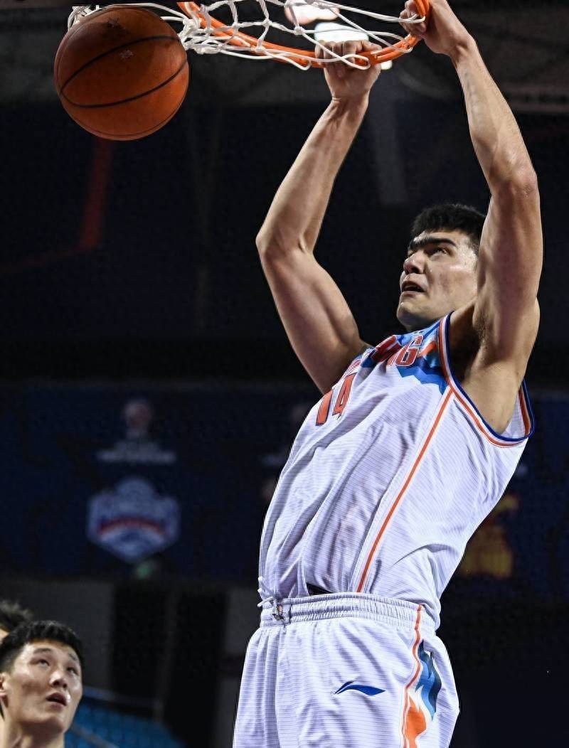 新疆主场击败对手,领先优势取得胜利成功 新疆主场击败对手,领先优势取得胜利成功