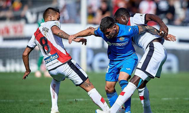 阿拉维斯主场大胜巴伦西亚,豪取三分 阿拉维斯主场大胜巴伦西亚,豪取三分