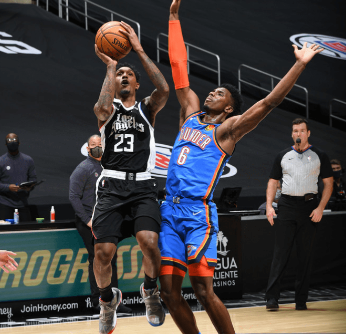 快船擒尼克斯,乔治砍下32分的简单介绍 快船擒尼克斯,乔治砍下32分的简单介绍