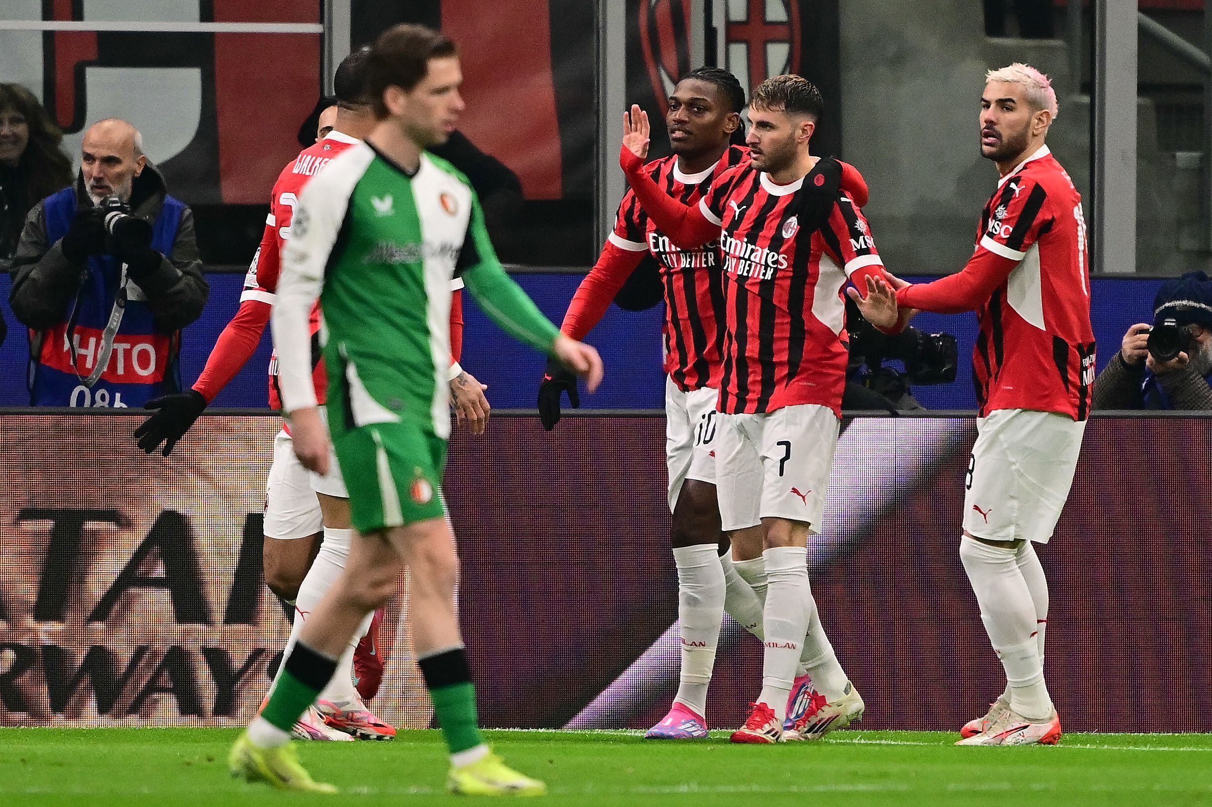 尤文图斯惨遭淘汰,无缘欧冠决赛 尤文图斯惨遭淘汰,无缘欧冠决赛