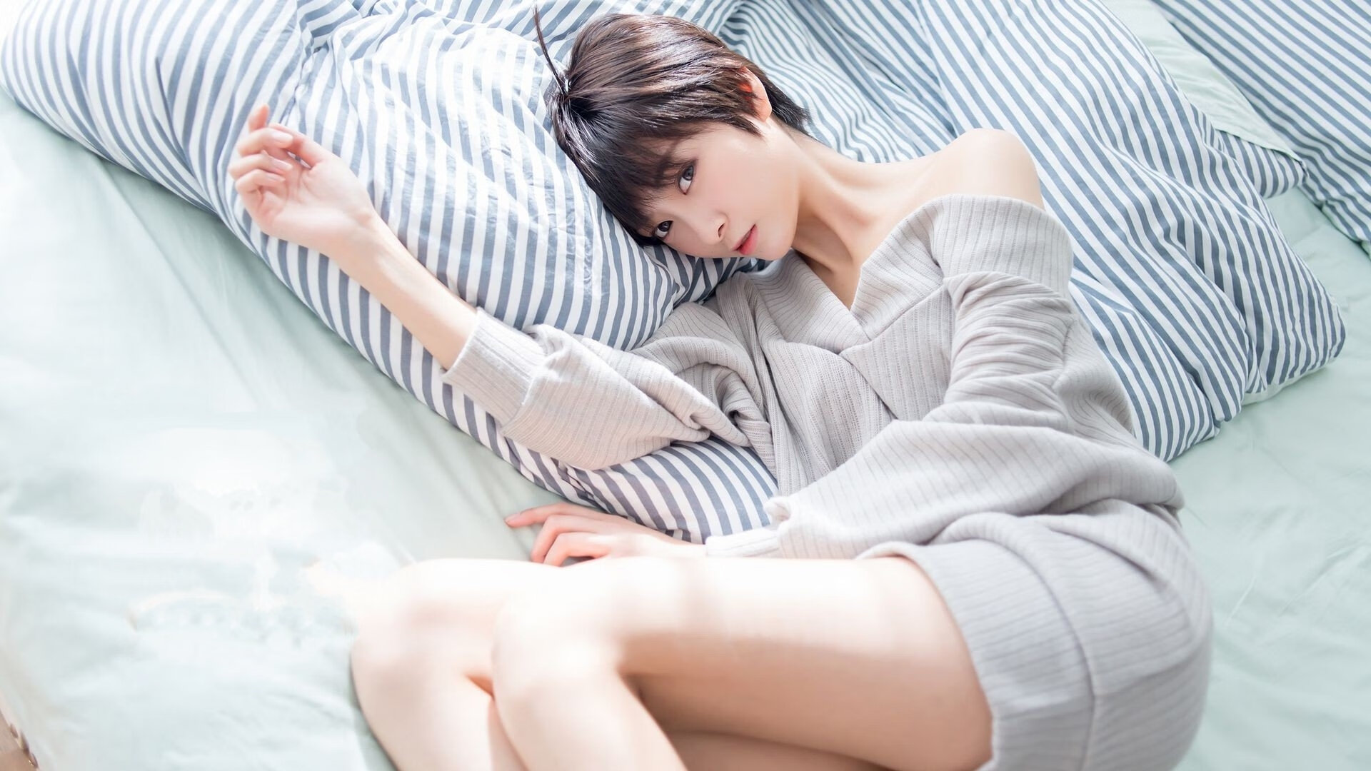 阴影下的奔跑，外交官撤离与卢卡库绝杀之间，脆弱的全球化寓言