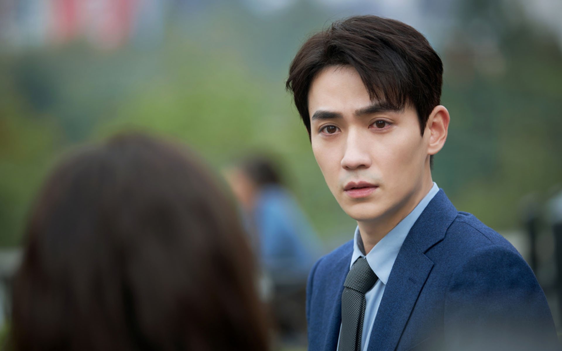 开云官网-撕裂防线！拉文用金色火焰点燃湖人骑士之战